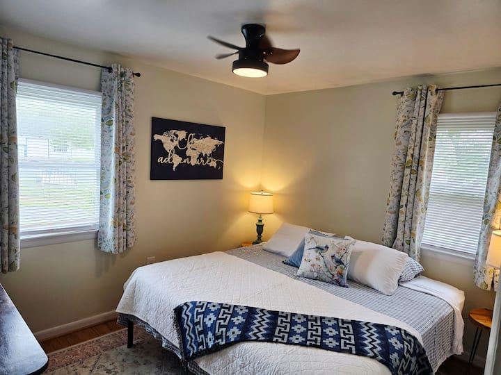 The Cozy Cottage-King Bed-2 mins to I-81 - Houses for Rent in