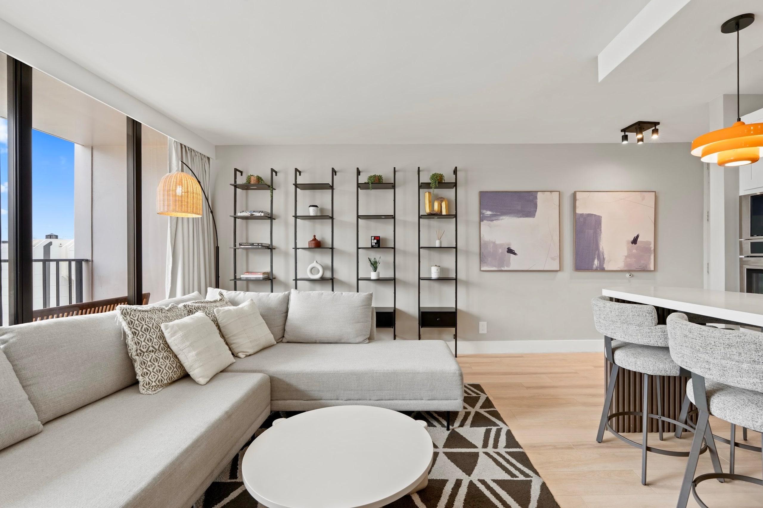25FL-Upscale Ultra Modern-Premium 1BR W/Parking - Image 11