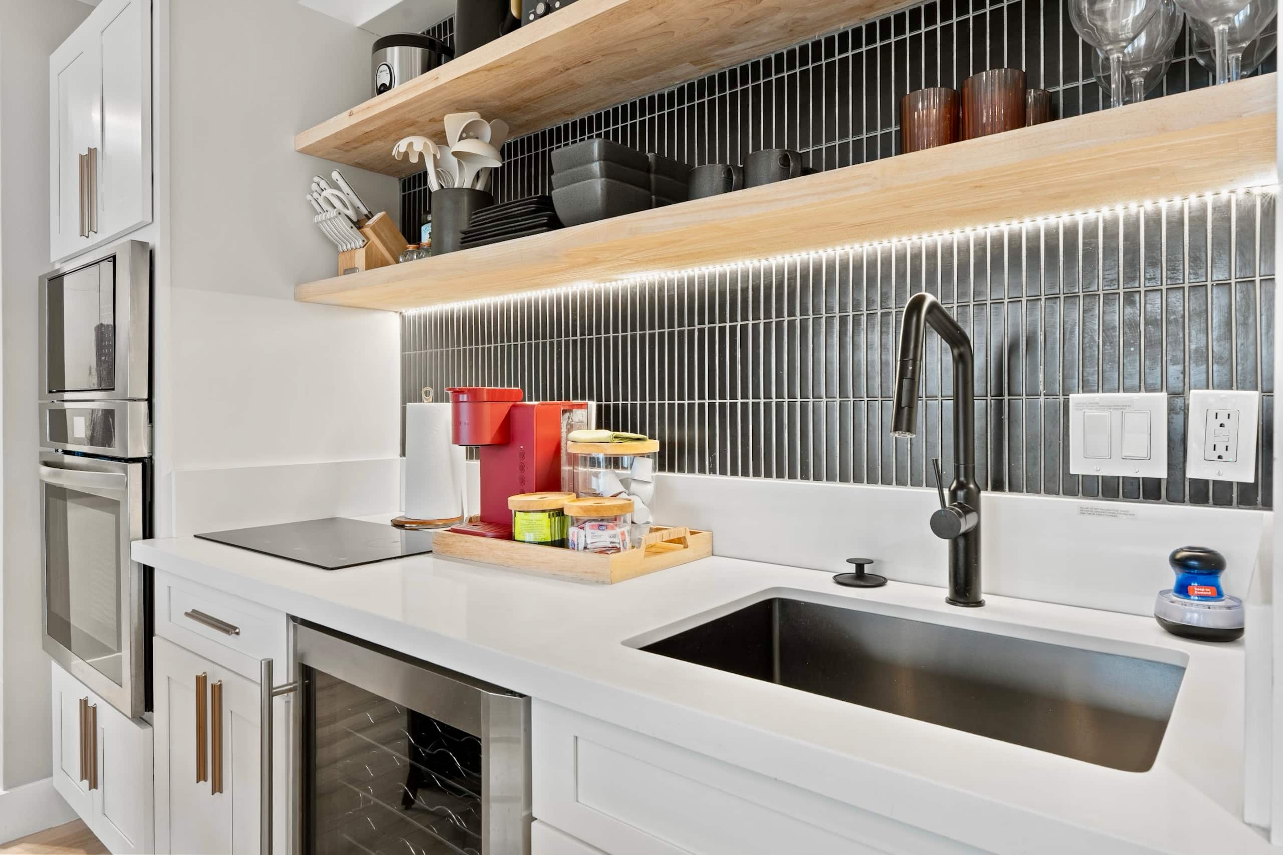 25FL-Upscale Ultra Modern-Premium 1BR W/Parking - Image 19