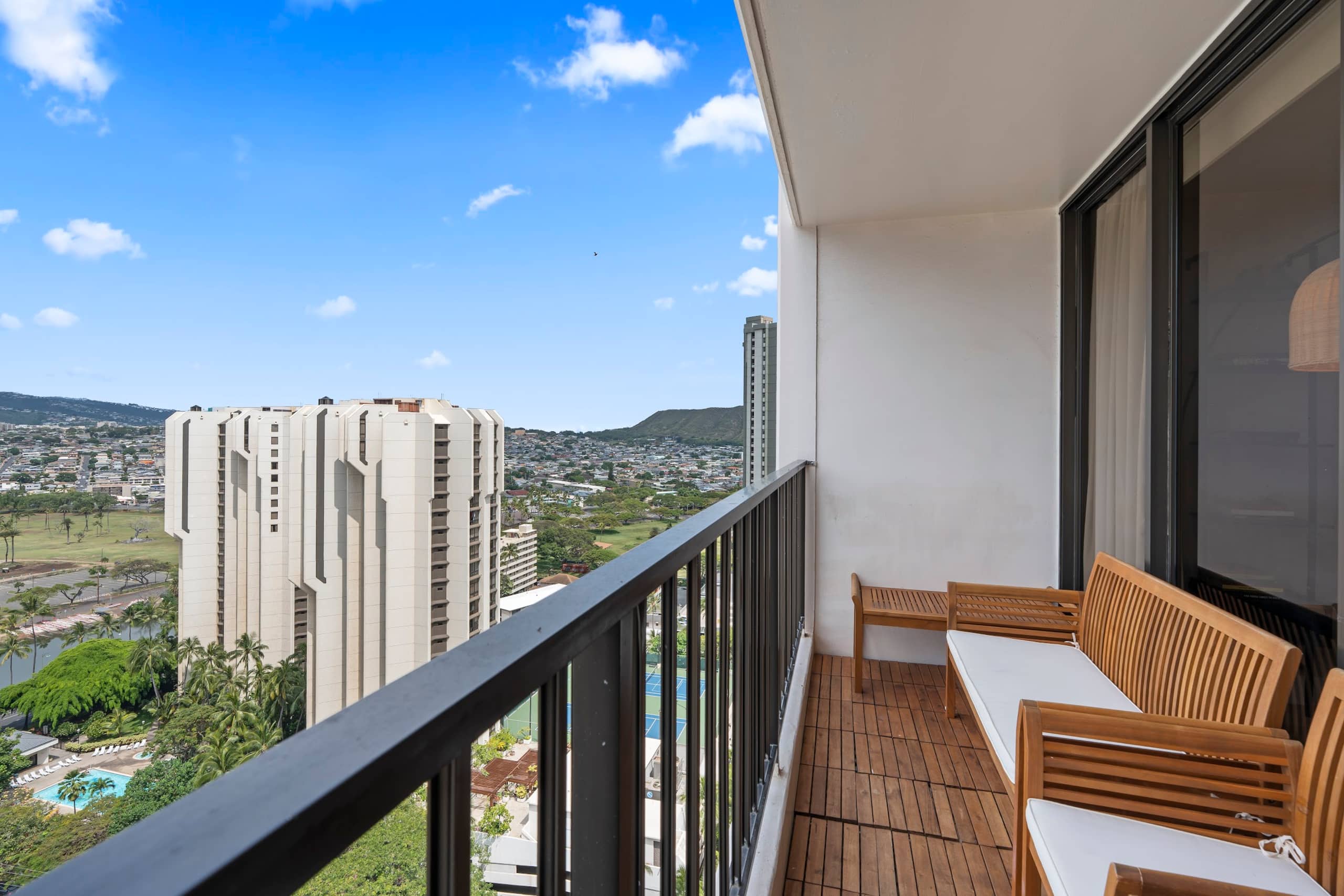 25FL-Upscale Ultra Modern-Premium 1BR W/Parking - Image 42