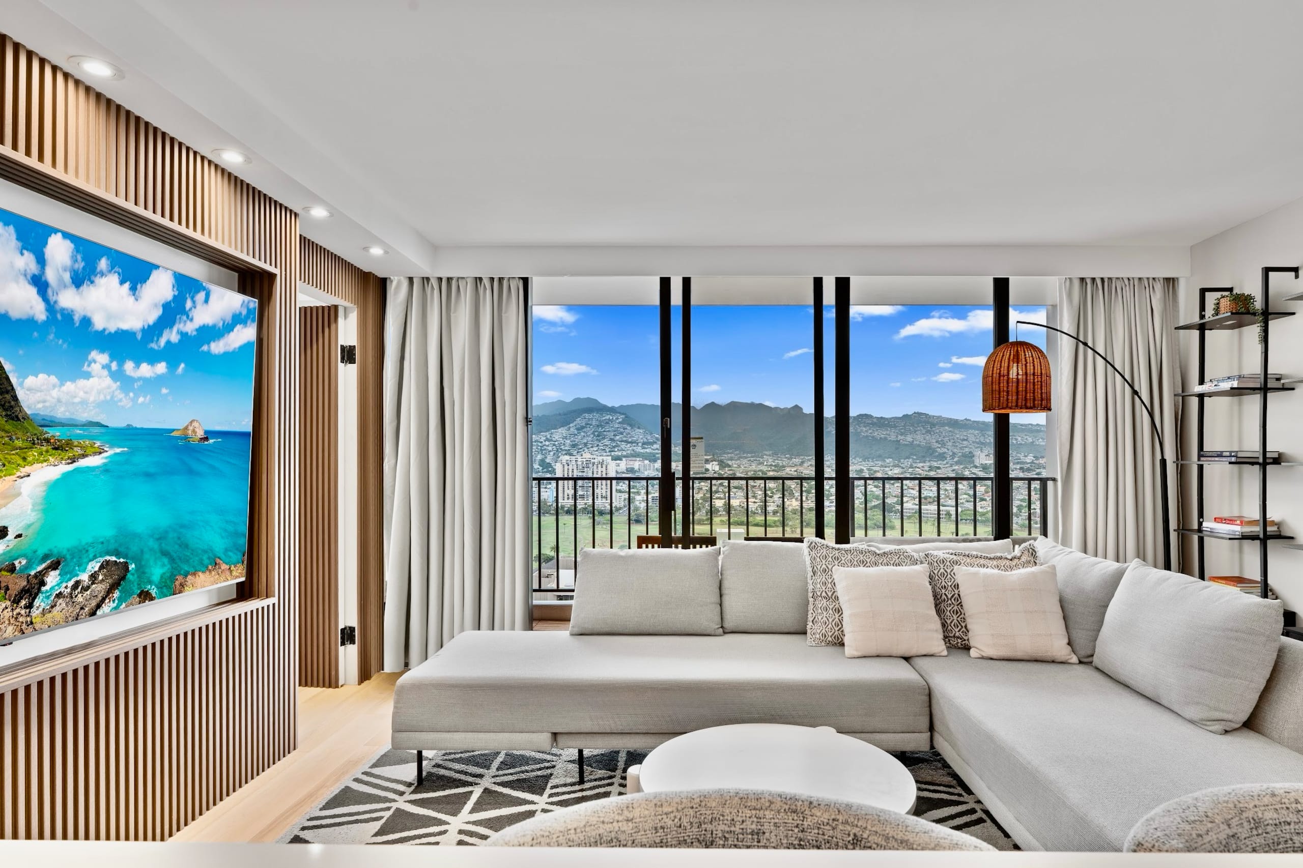 25FL-Upscale Ultra Modern-Premium 1BR W/Parking - Image 3