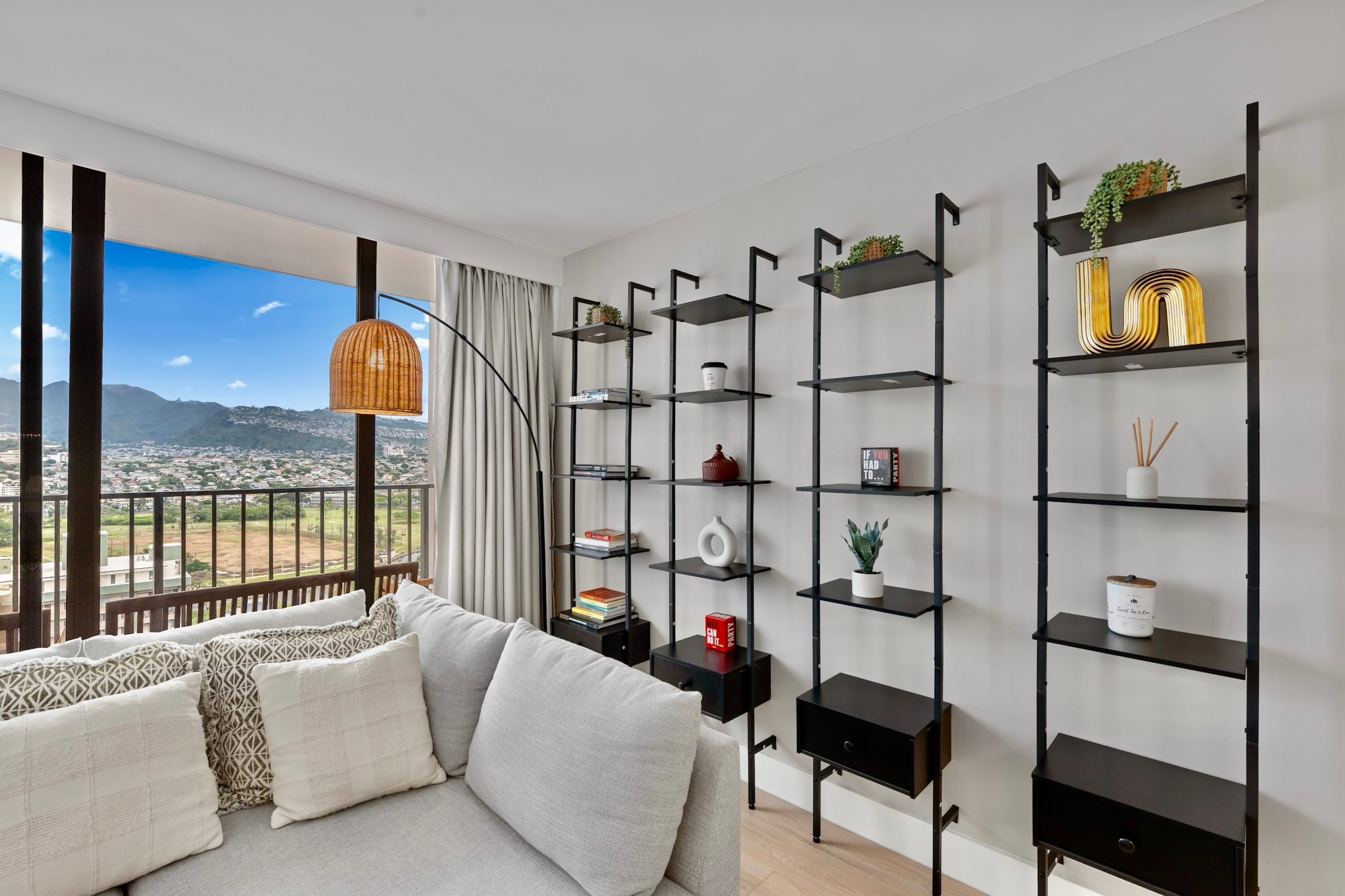 25FL-Upscale Ultra Modern-Premium 1BR W/Parking - Image 6
