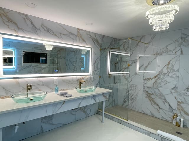 6500 SF+Single floor +super pool+ luxury Jacuzzi