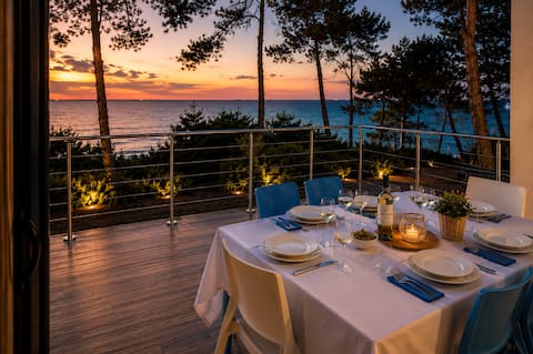 Villa by the sea, direct beach access.