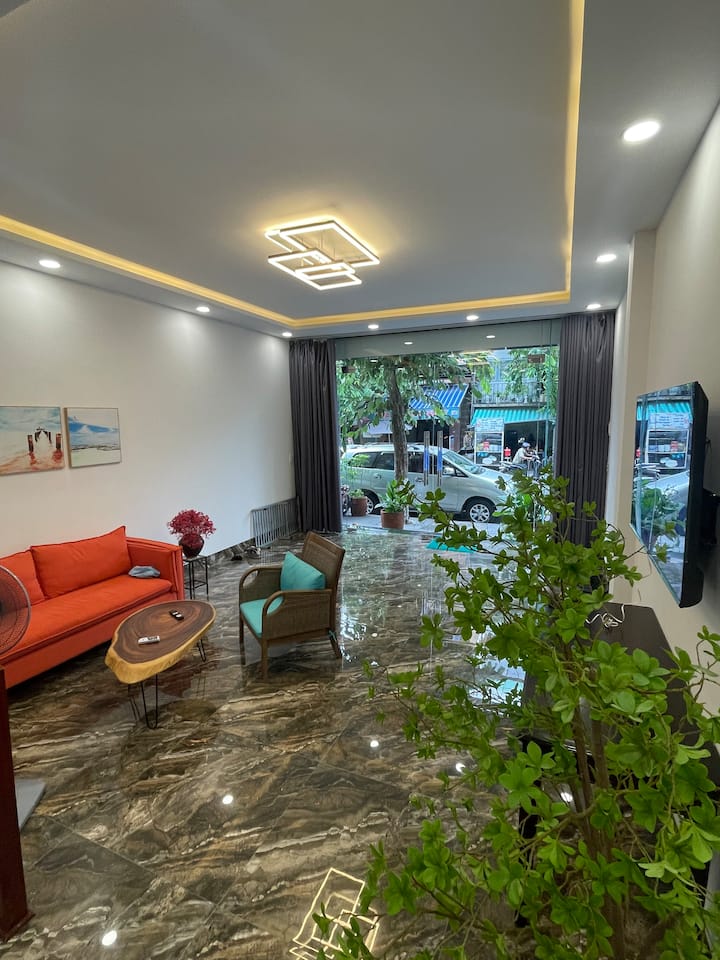 Beach-5 Min-walking. 3 Bedrooms. 4 Beds. 3.5 Baths - Vietnam