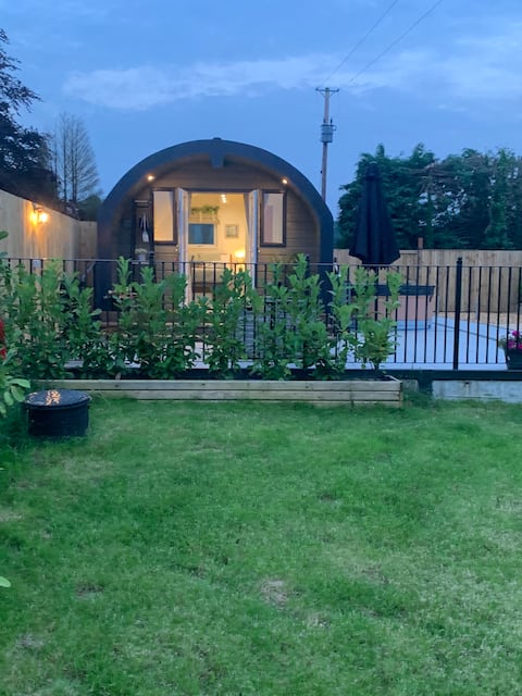 Cwm Cwtch Nest, A luxury pod with hot tub