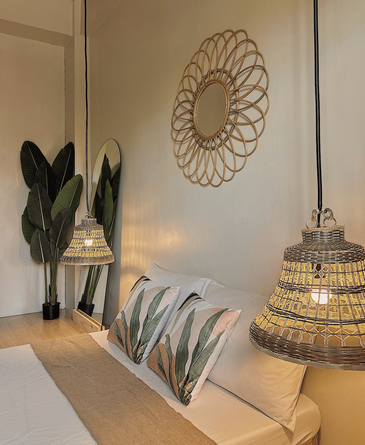 MUNI Room 4 Twominute drive to Elyu's Surftown Apartments for Rent in San Fernando, Ilocos