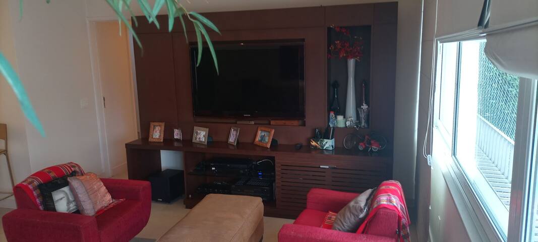 Leblon predio novo prox a praia e a Dias Ferreira gallery image 2