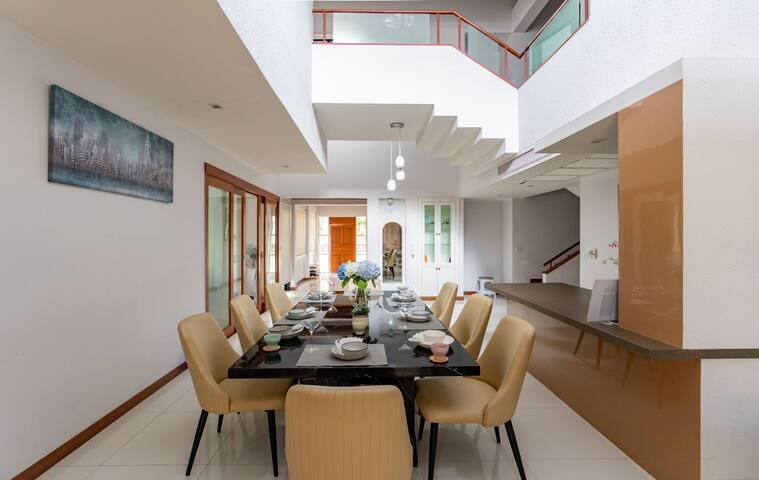 Thonglo25 Swimming pool Villa素坤逸铜锣25巷6卧4卫泳池花园别墅 gallery image 3