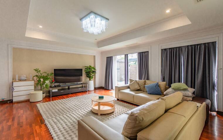 Thonglo25 Swimming pool Villa素坤逸铜锣25巷6卧4卫泳池花园别墅