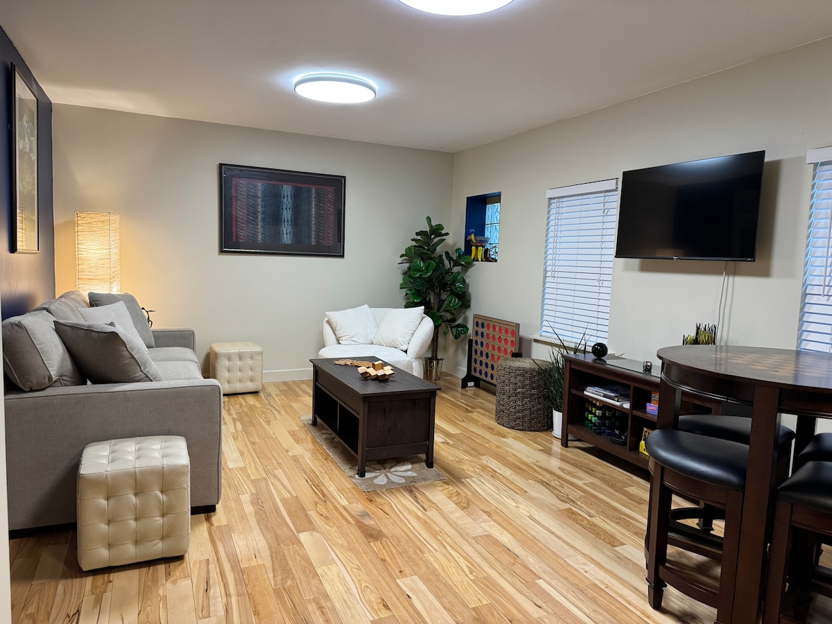 Cozy Ground Level Apartment