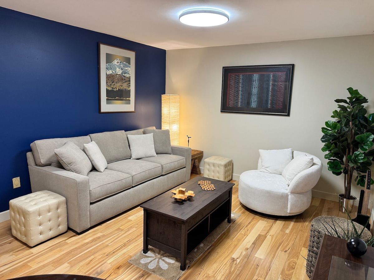 Cozy Ground Level Apartment