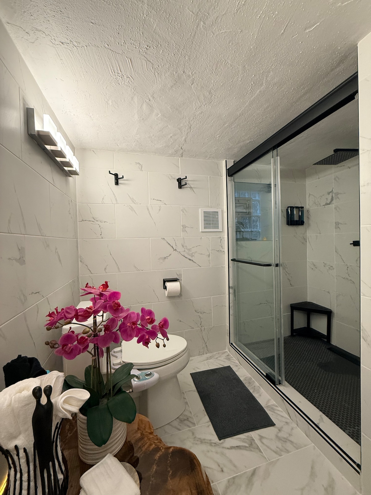 Cozy Ground Level Apartment