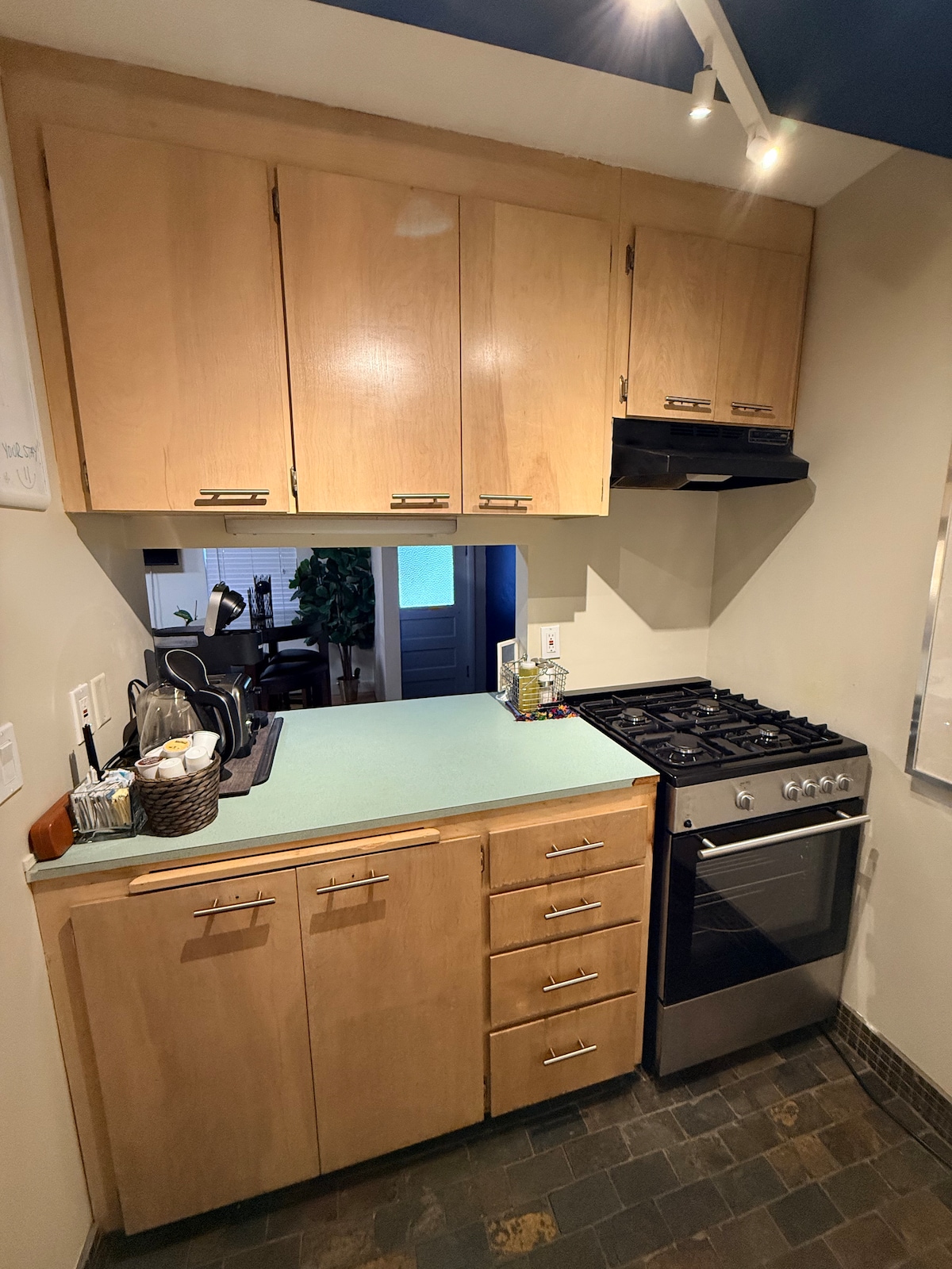 Cozy Ground Level Apartment
