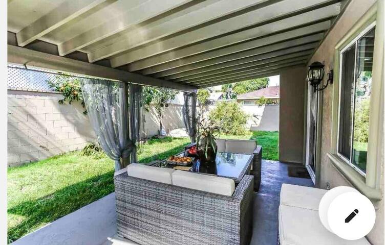 Shabby chic villa in la gallery image 3