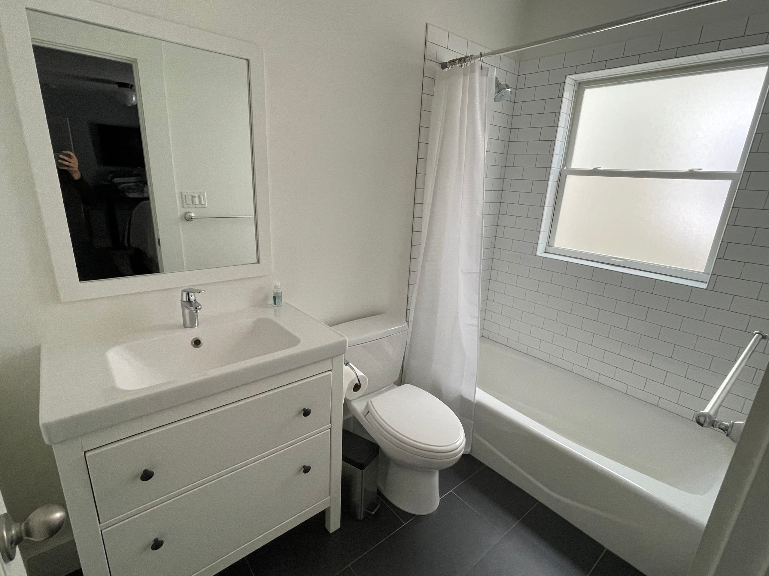 Home in San Francisco · ★4.99 · 5 bedrooms · 6 beds · 4.5 baths - Image 33