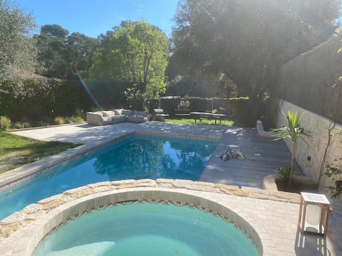 Private family house with pool and jaccuzzi
