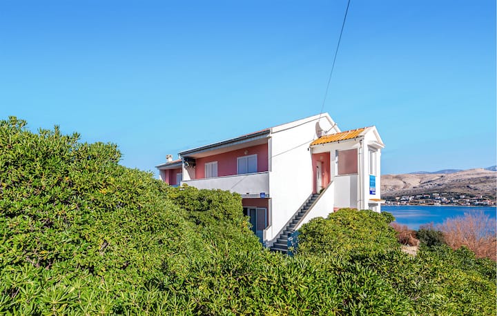 2 Bedroom Lovely Apartment In Pag - Pag