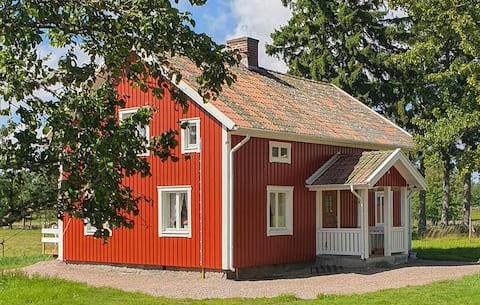 Beautiful home in Vedum with kitchen