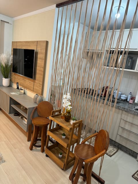 Imóvel de sucesso: Spacious: 1 en-suite + 2 bedrooms, balcony, 2 heaters/fans em Cascavel