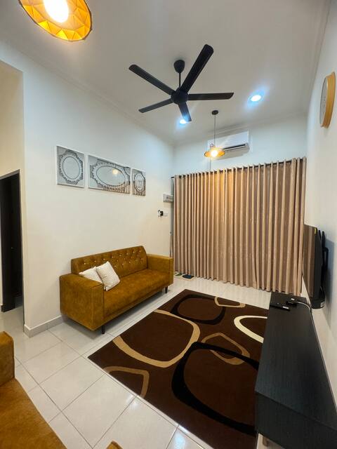 Hazzani Homestay KLIA