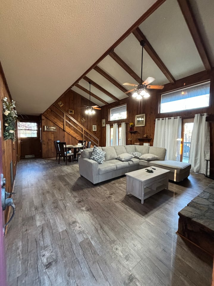 Chatsworth Charm Cabin - Chatsworth, GA