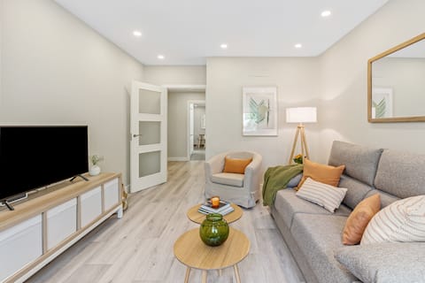 Successful Airbnb property: “Discover the Magic of Granada in this apartment” in Granada
