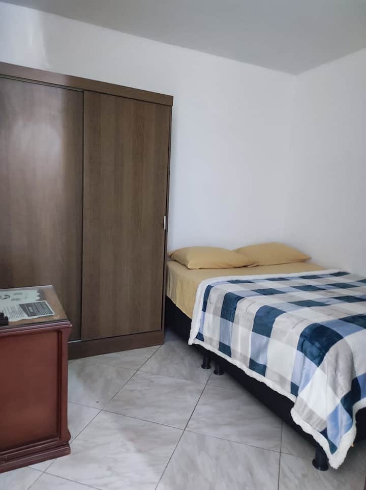 საძინებელი 1