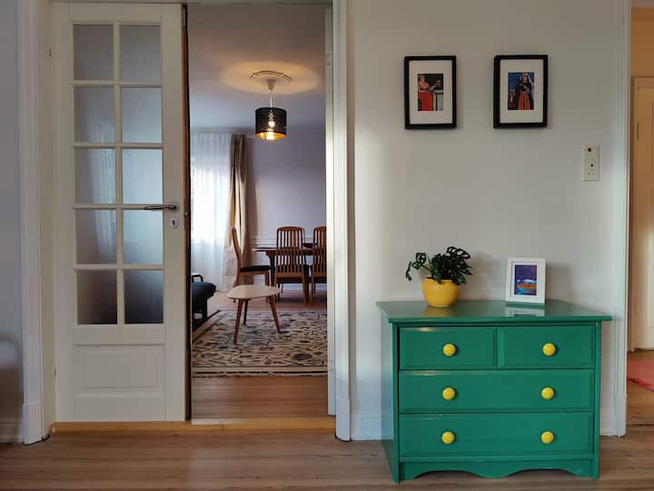 جميع غرف النوم خاصة. 