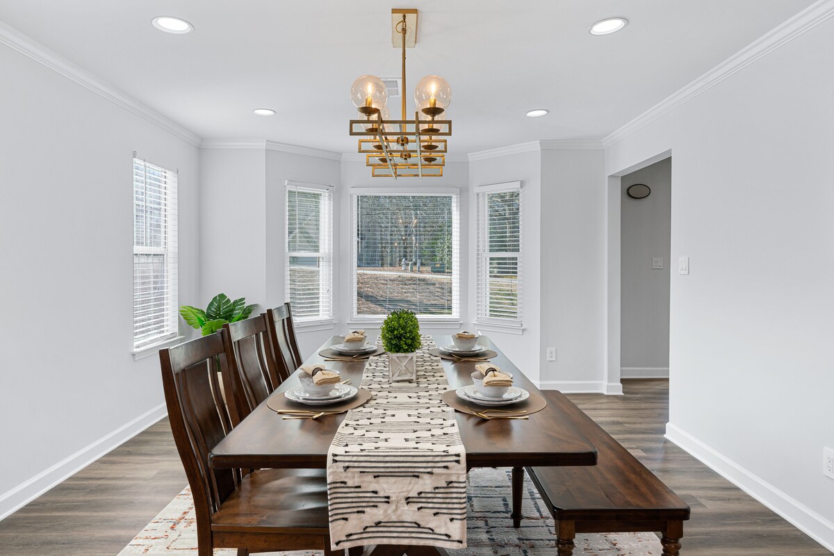 New! Lake House/8beds/ 3 Baths/ King/Queens/Fulls