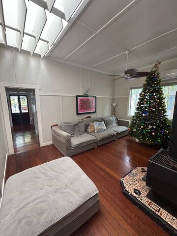 Milly’s Beach House Byron | Pet & Kid friendly* gallery image 4