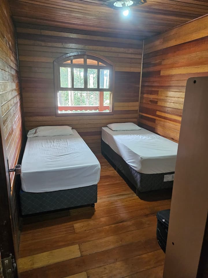 Dhomë gjumi 4
