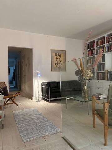 Classic & chic duplex in the heart of Copenhagen gallery image 2