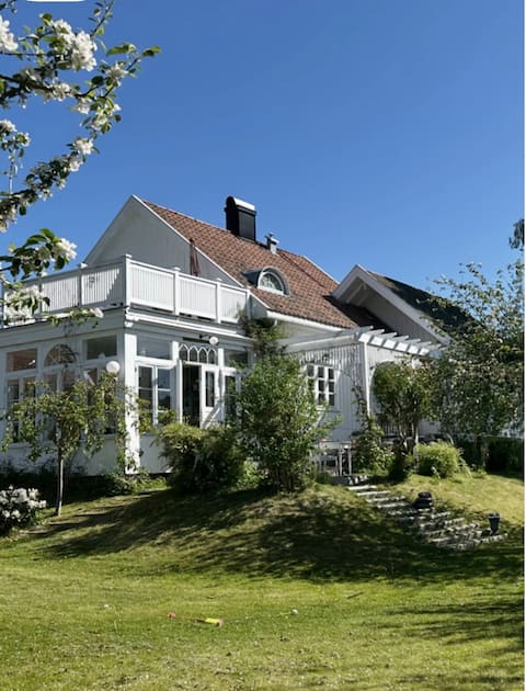 Idyllic and centrally located property