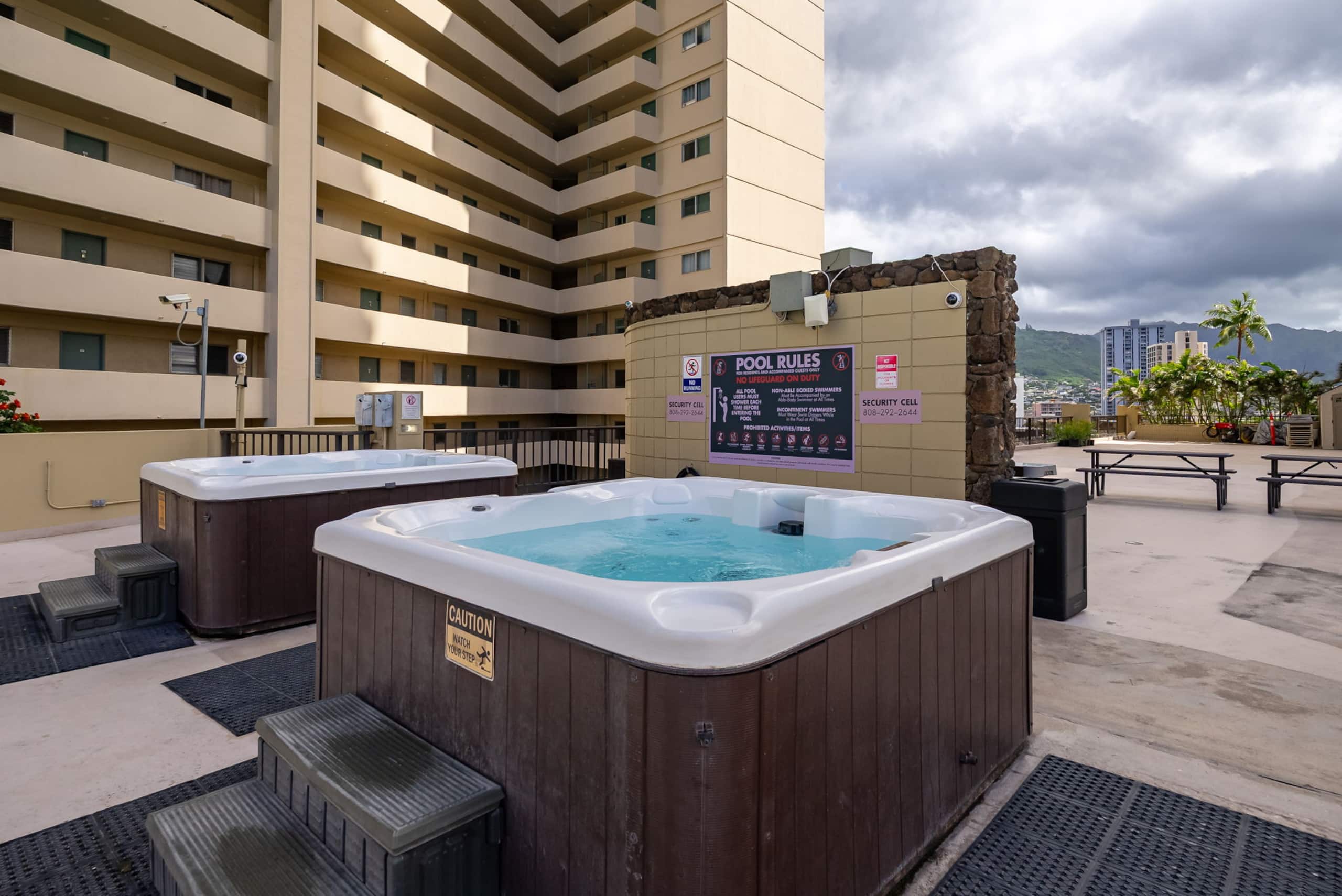 Condo in Honolulu · ★4.88 · 2 bedrooms · 4 beds · 2 private baths - Image 41