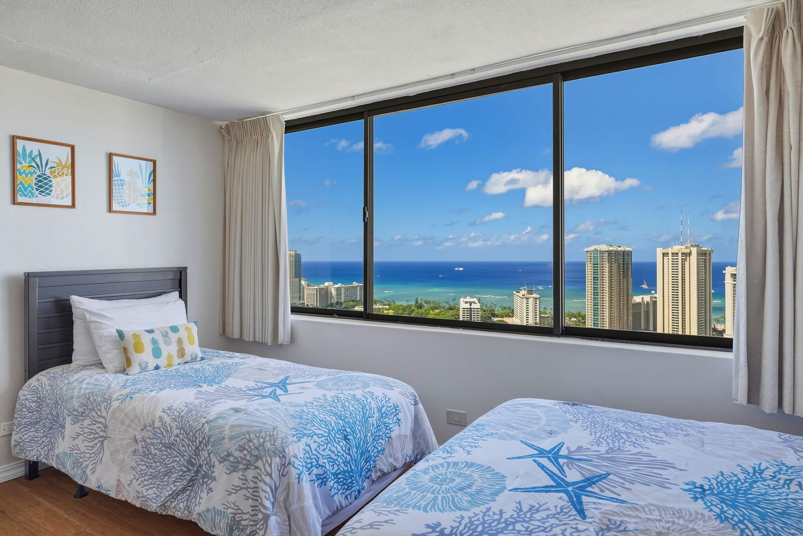 Condo in Honolulu · ★4.88 · 2 bedrooms · 4 beds · 2 private baths - Image 24