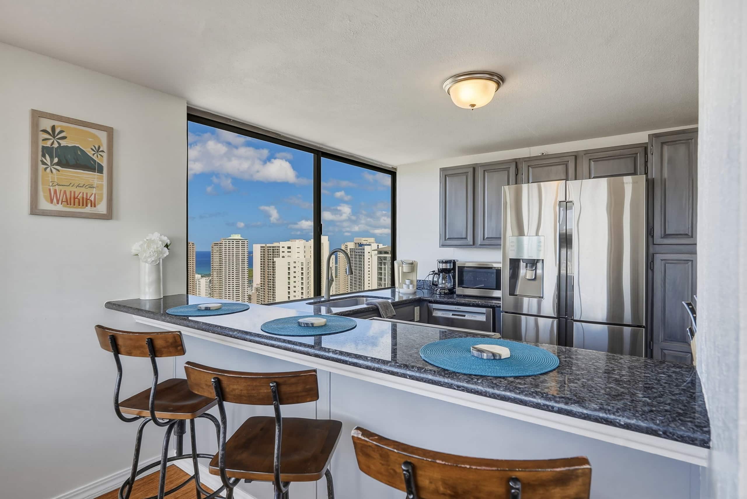 Condo in Honolulu · ★4.88 · 2 bedrooms · 4 beds · 2 private baths - Image 17
