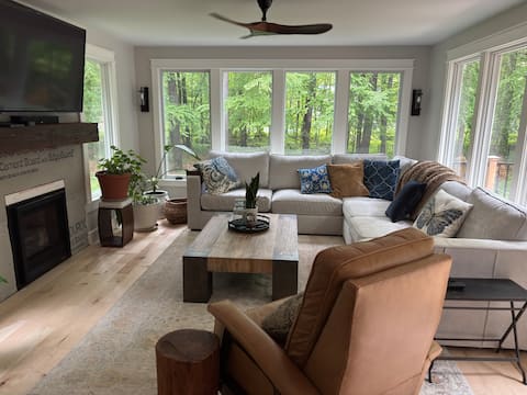 Top Airbnb: Lucky Saratoga Breeze in New York