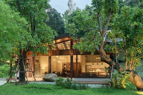 Firefly Lodge by the Creek : Chiang Mai Getaways