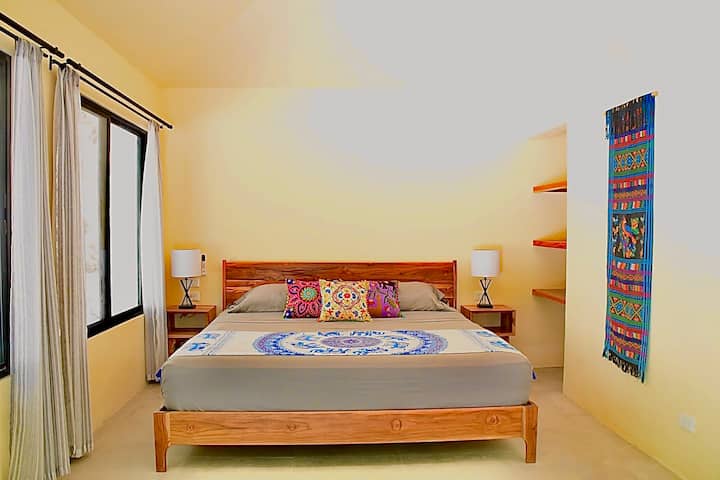 Главна спална соба со приватна бања 