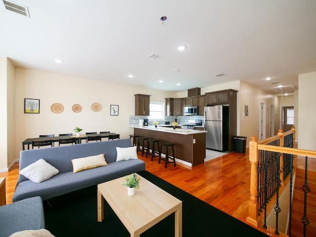 Spacious three-bedroom apt near New York City