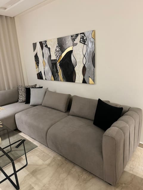 Successful Airbnb property: 27B. Beautiful new apartment in Arrondissement D'anfa ⴰⴱⵏⵏⵣ ⴰⵏⴼⴰ مقاطعة أنفا