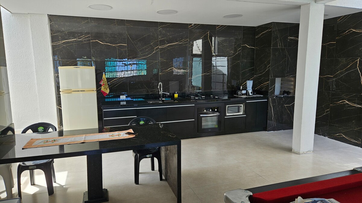 Anúncio popular: Exclusive Oceanfront House - Pool and Incredible View em Mongaguá