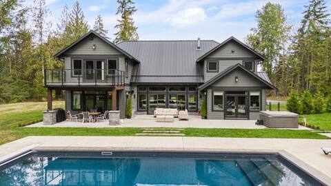 3- BR Retreat with Pool