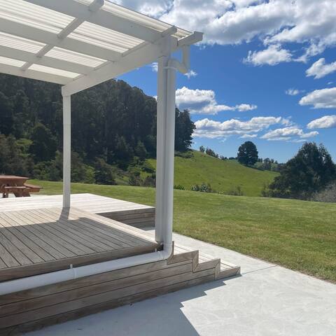 Hilltop Escape-30 acres of no one