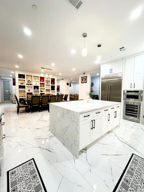 Modern Smart home, 
9beds 6BR,near Beach & Disney