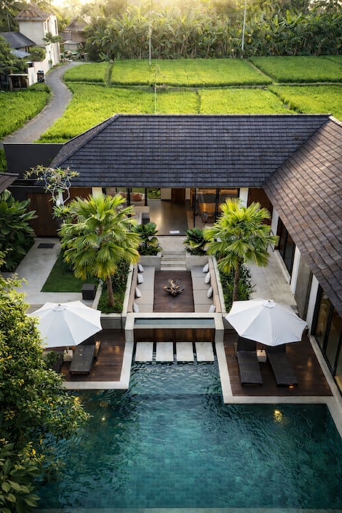 FREE SPA • 4BR Infinity Pool ~ Ubud Jungle View