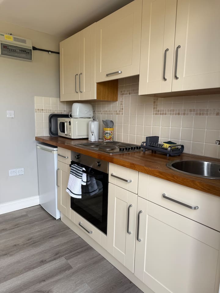 Entire Detached Cottage. Bentley. Worcs. - Bromsgrove