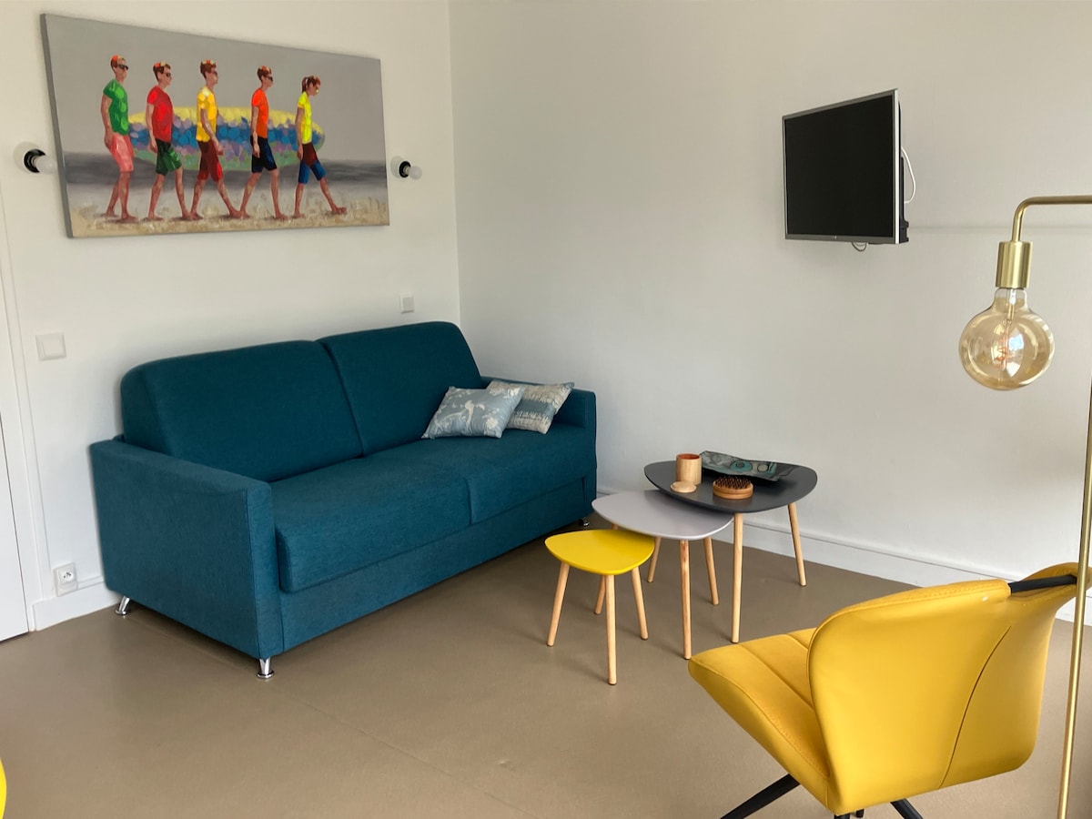 Dnevni boravak s pogledom na balkon 