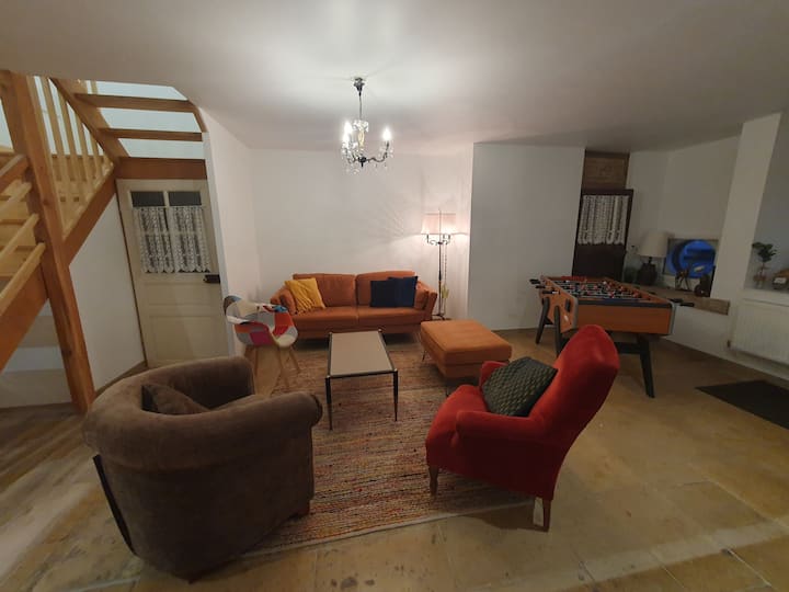 Gîte De Foulain
Chaleureux 4/6/8pers
4ch 3sdb - Haute-Marne